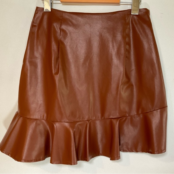 Brown Faux Leather Ruffled Mini Skirt S-M - Picture 3 of 4